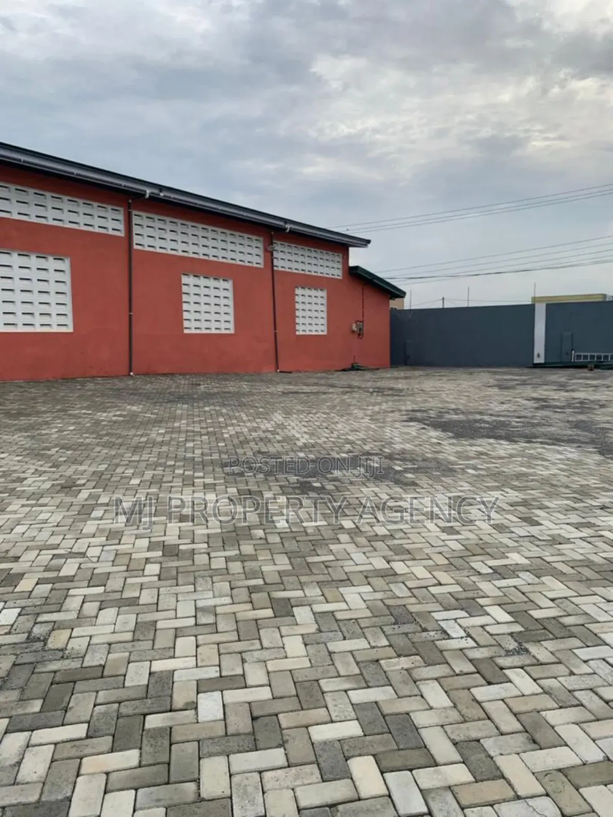 650 SQM Warehouse at Prampram