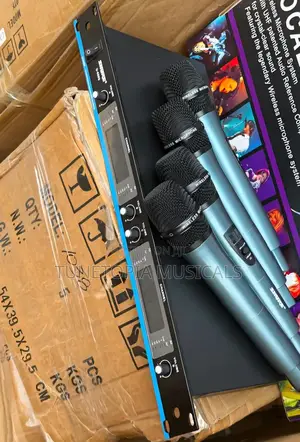 Shure U-6600 Uhf 4in1 Professional Wireless Microphone