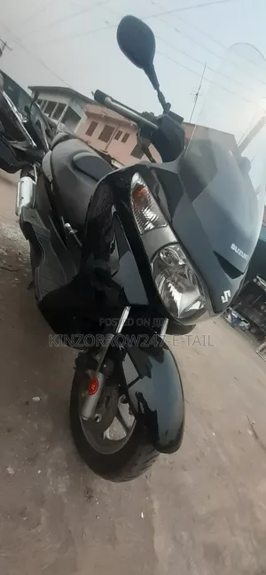 Suzuki Burgman 2023 Black