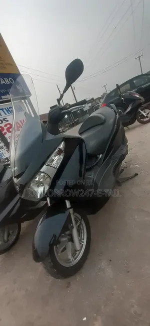 Suzuki Burgman 2023 Black