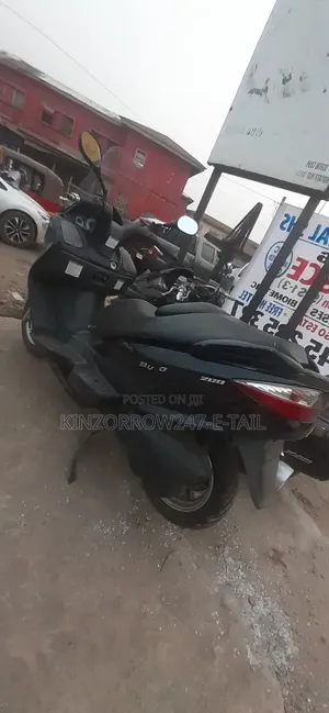 Suzuki Burgman 2023 Black