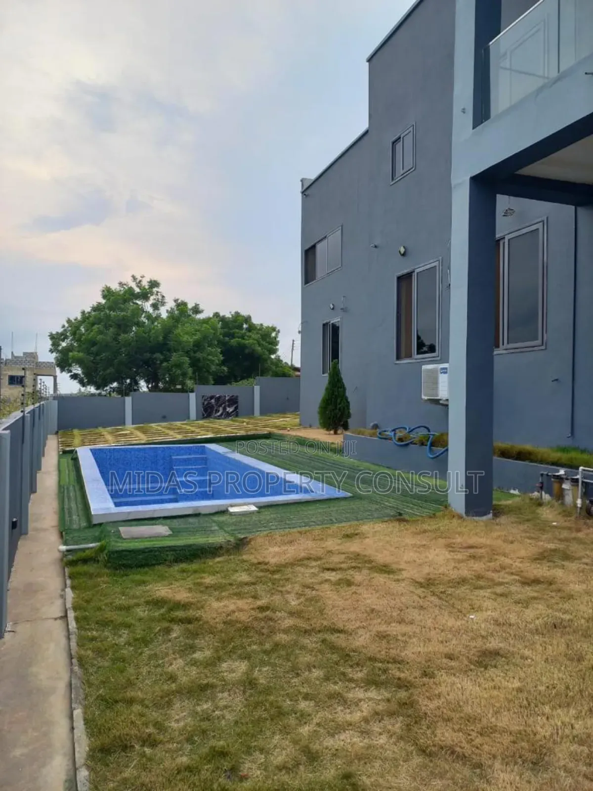 5bdrm House in Kokrobite, Ga South Municipal for sale