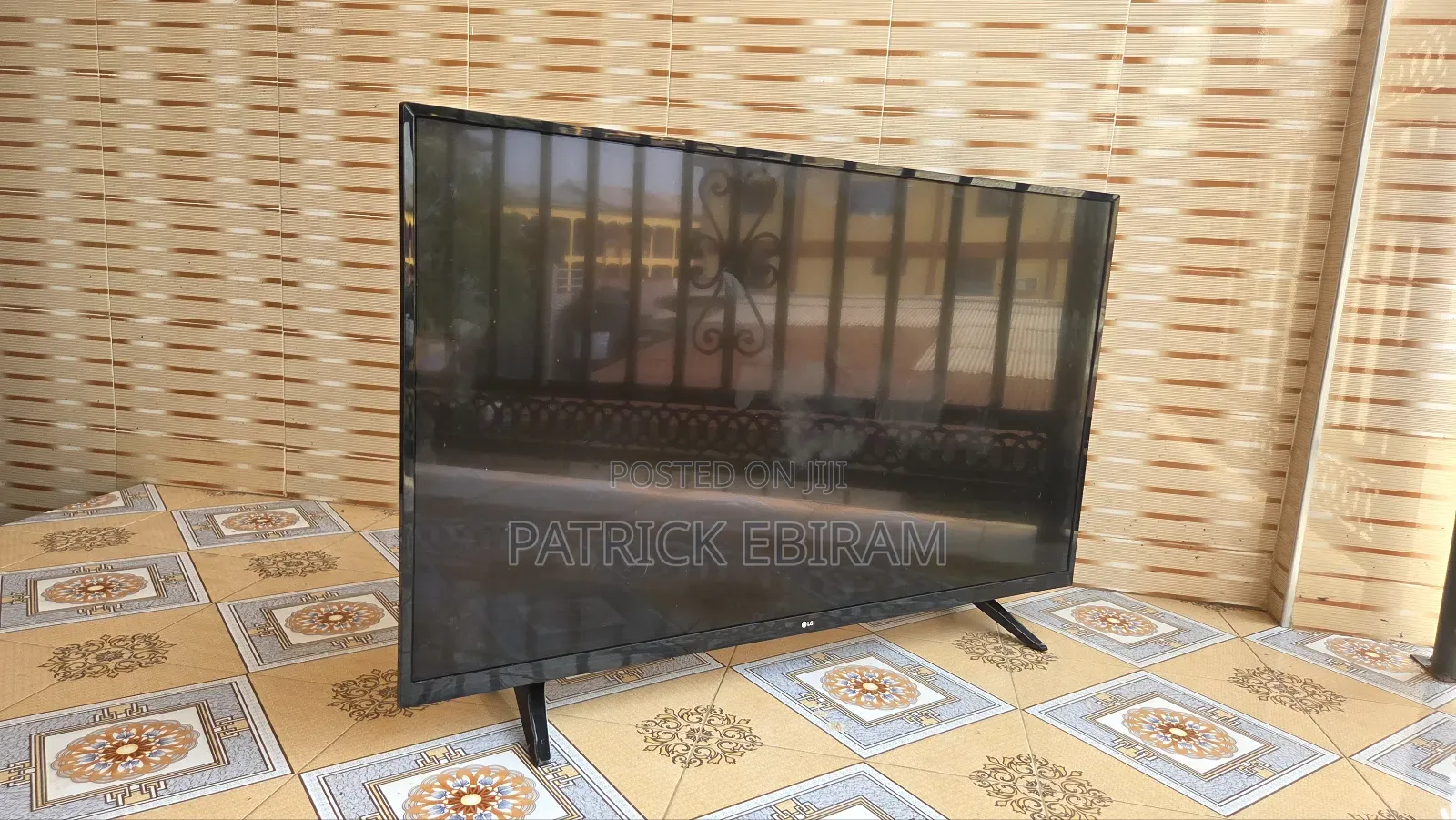 Lg Smart 49" Tv With Faulty Screen