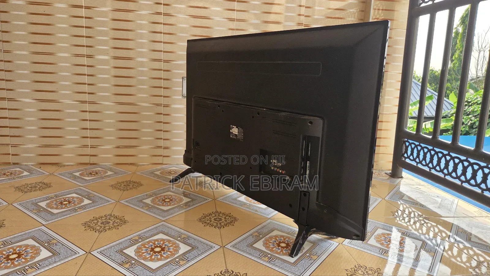 Lg Smart 49" Tv With Faulty Screen