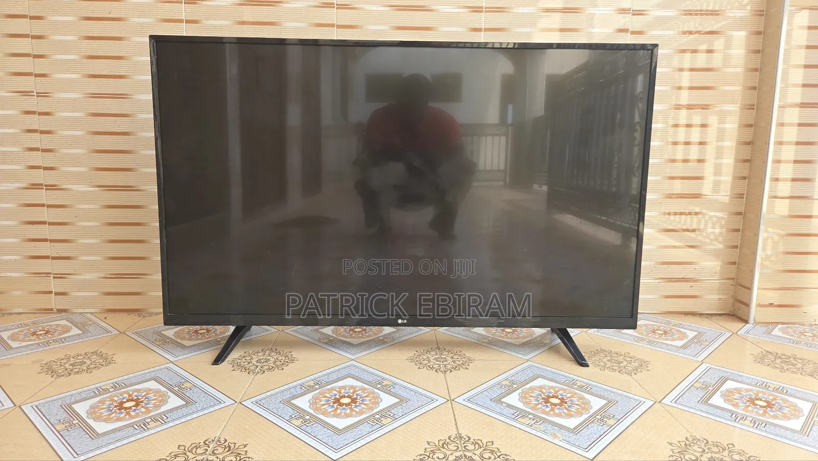 Lg Smart 49" Tv With Faulty Screen