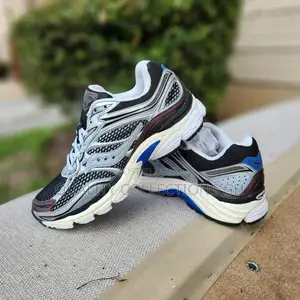Saucony Sneaker