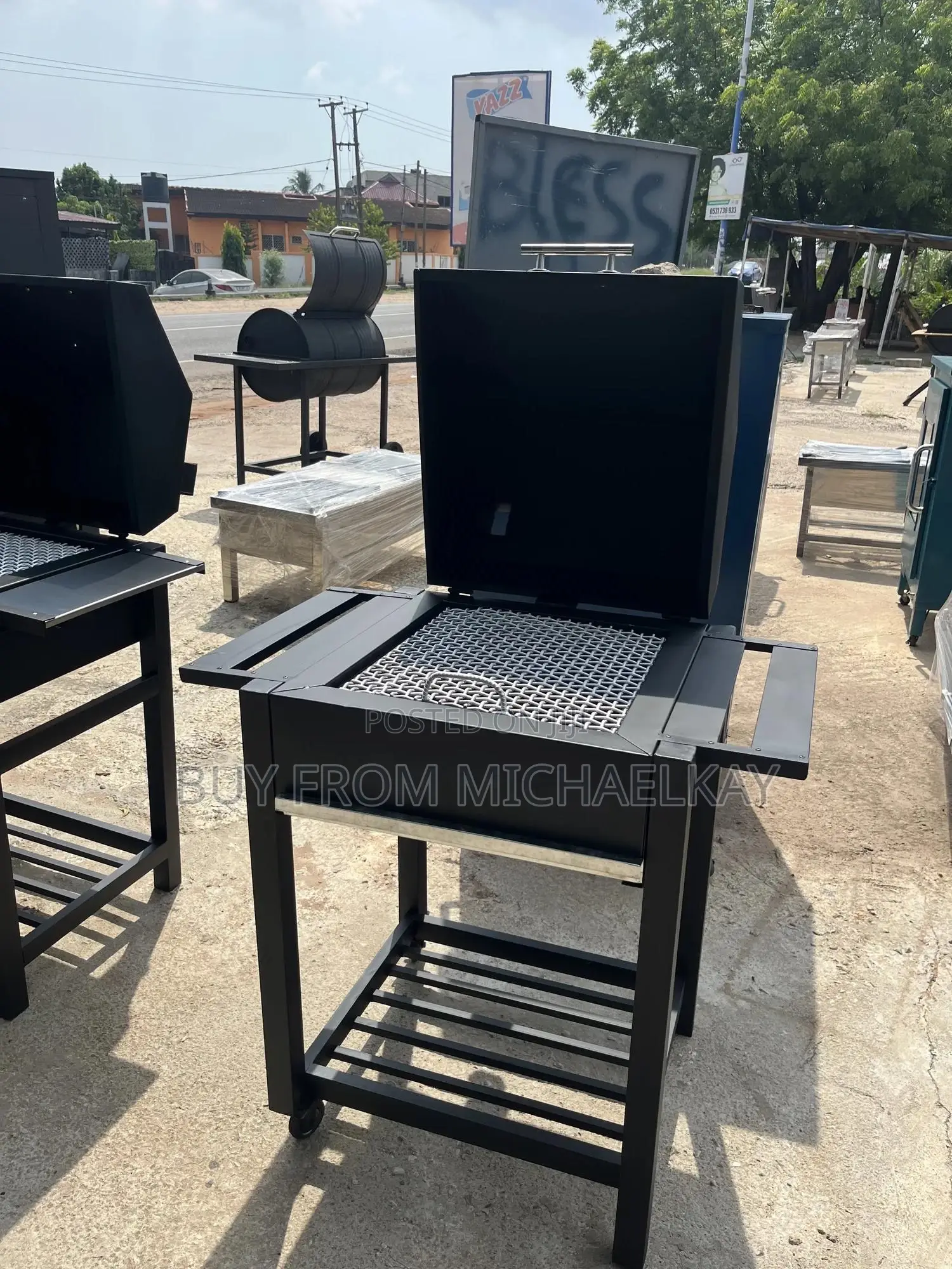 Barbecue Charcoal Grill