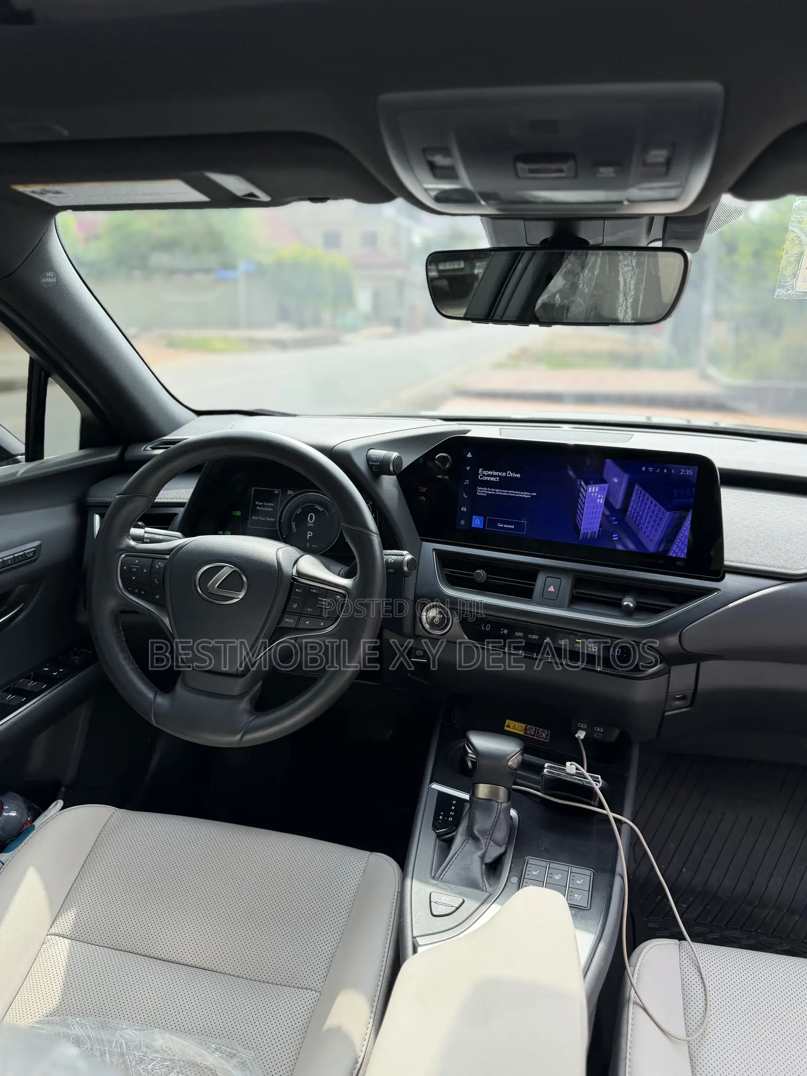 Lexus UX 250h Premium AWD 2024 Green