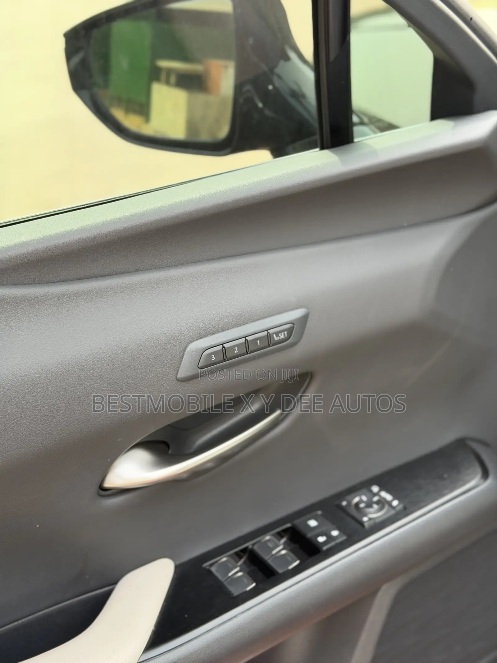 Lexus UX 250h Premium AWD 2024 Green
