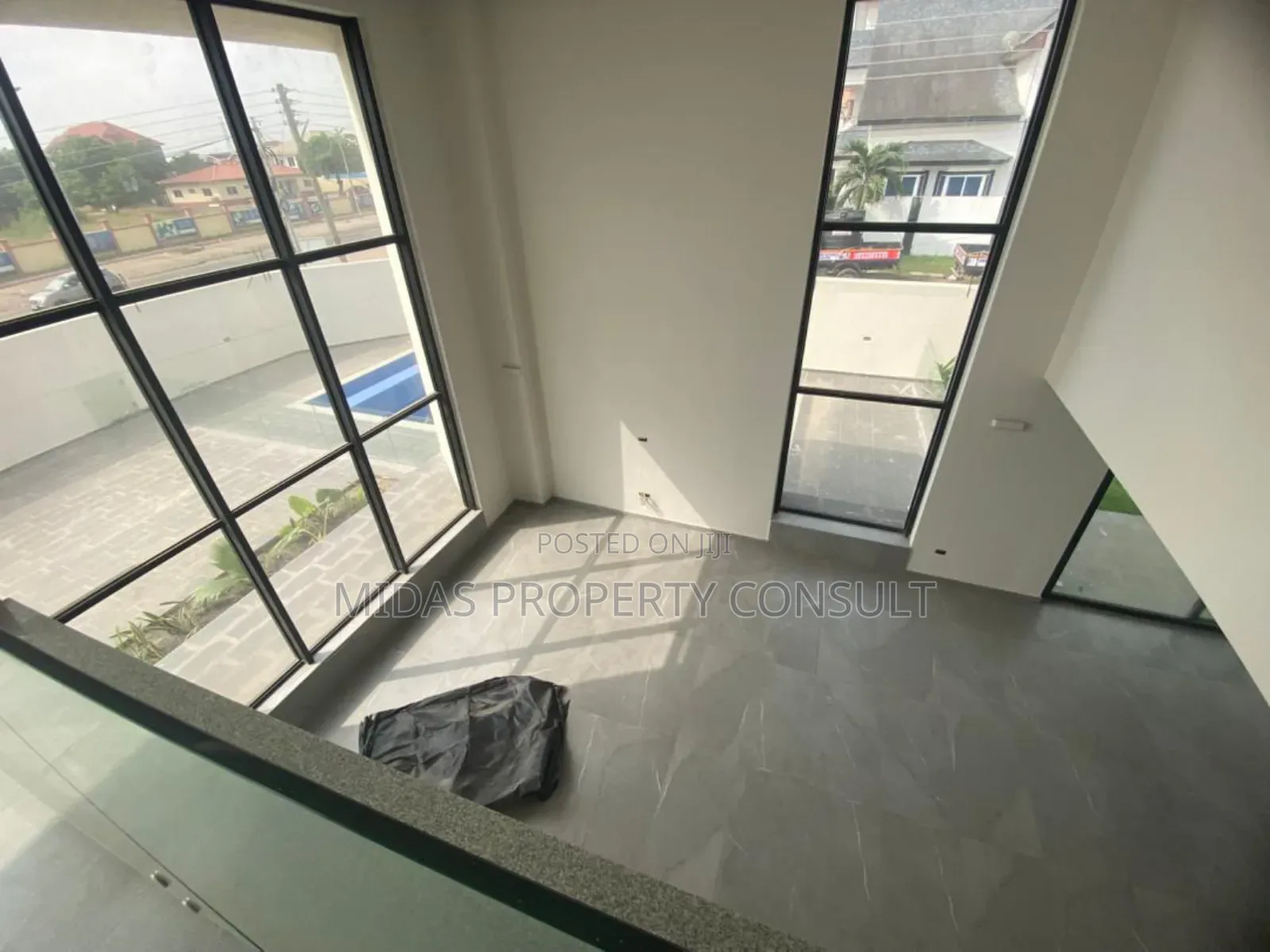 5bdrm House in Adjiringanor, Adjiriganor for sale