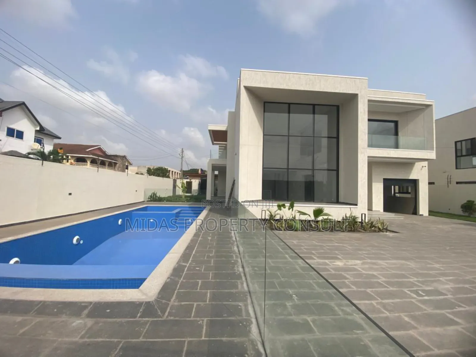 5bdrm House in Adjiringanor, Adjiriganor for sale