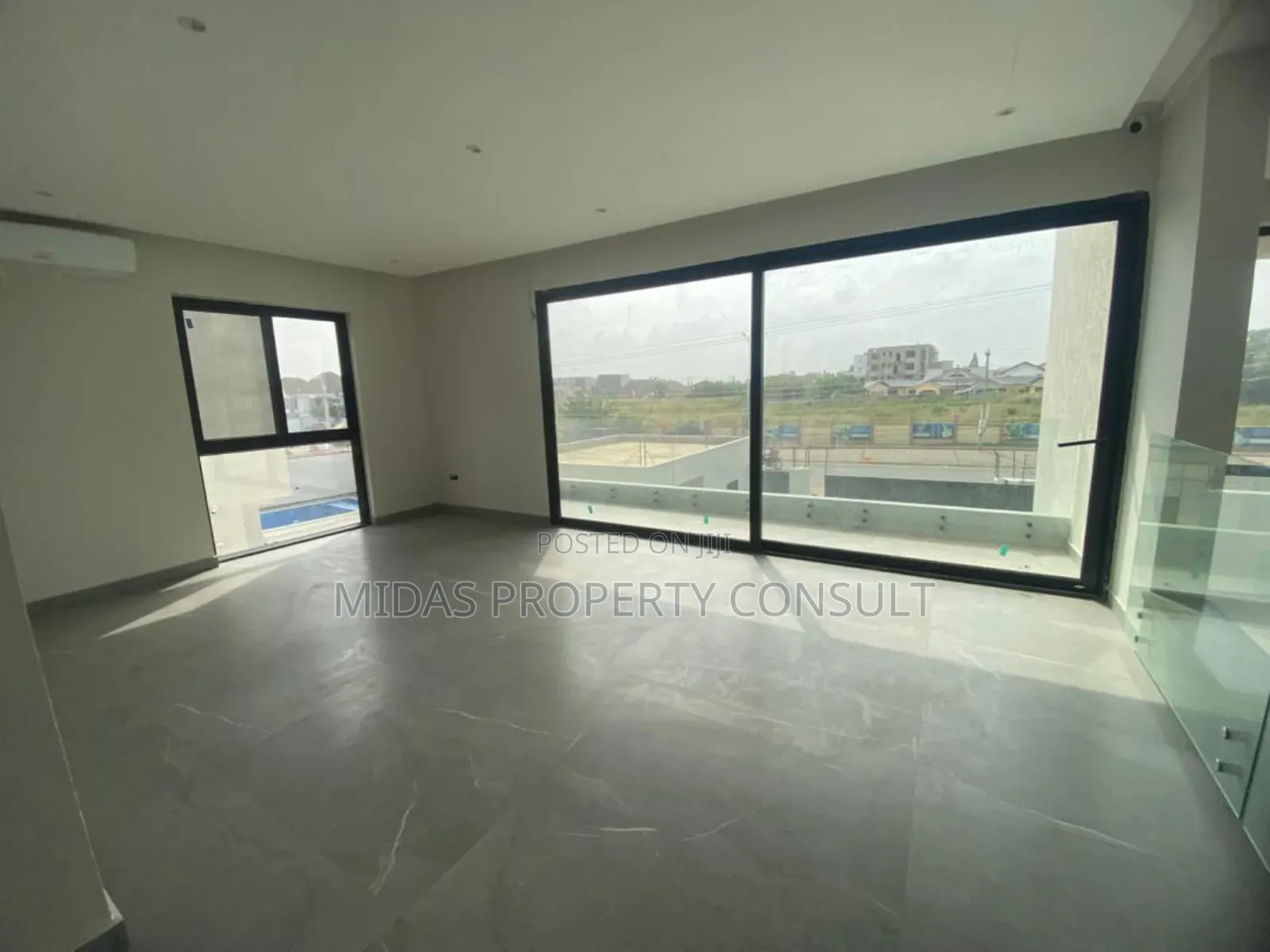 5bdrm House in Adjiringanor, Adjiriganor for sale