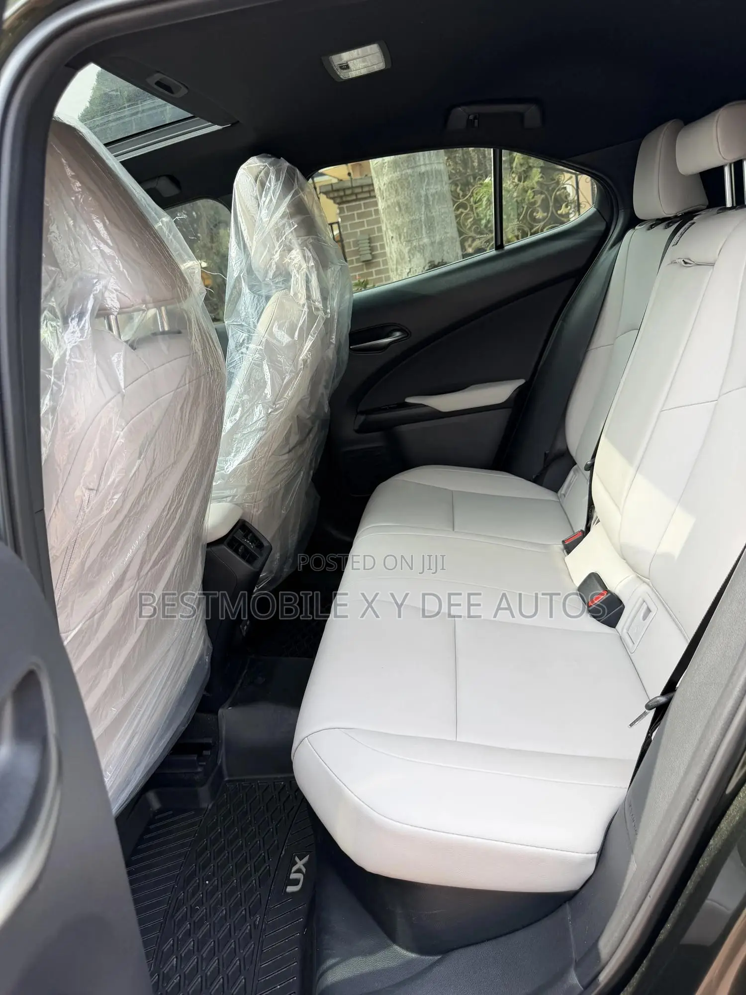 Lexus UX 250h Premium AWD 2024 Green
