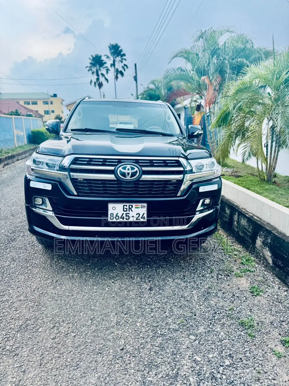 Toyota Land Cruiser V8 - For Rent 