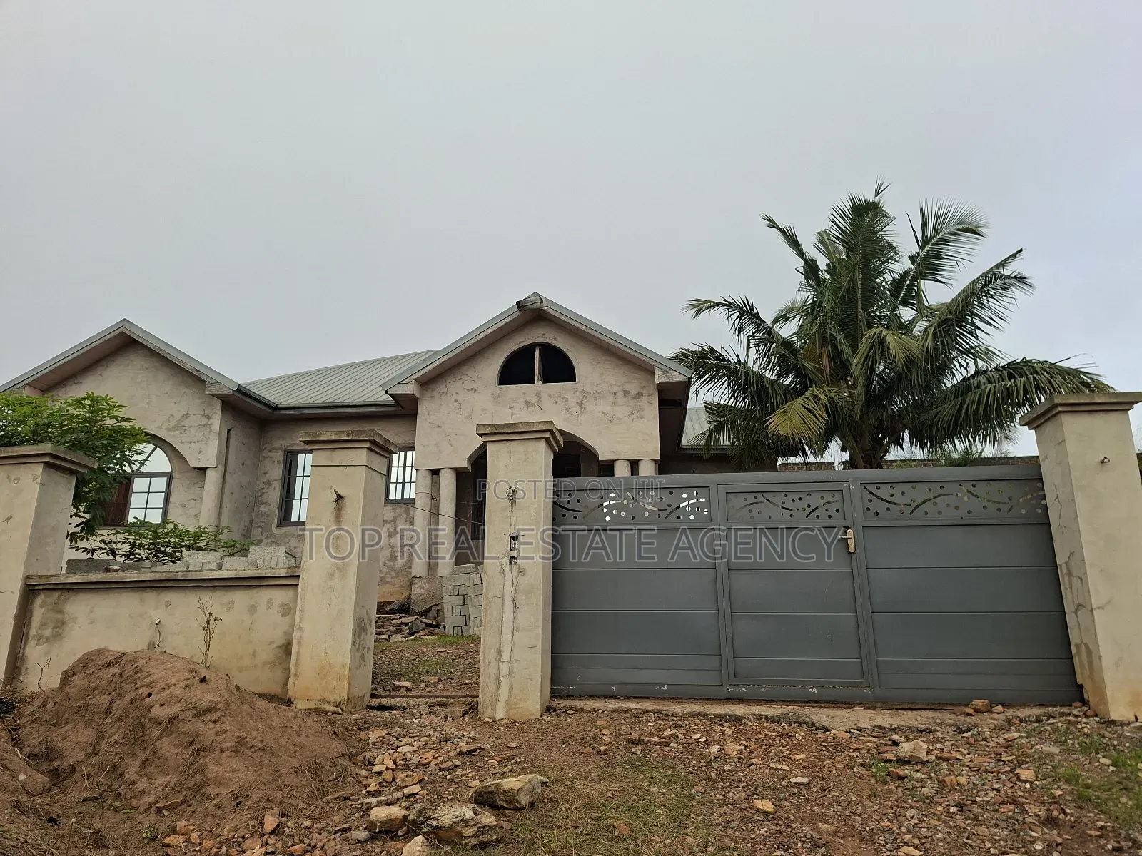 4bdrm House in ,, Kwabenya for sale