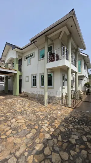 2bdrm Duplex in Cantonments for rent