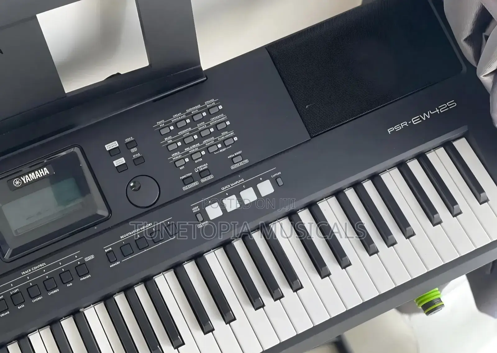 Yamaha Psr-ew425 Portable Keyboard.