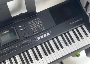 Yamaha Psr-ew425 Portable Keyboard.