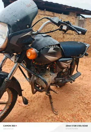 Bajaj Boxer 150 UG 2025 Black