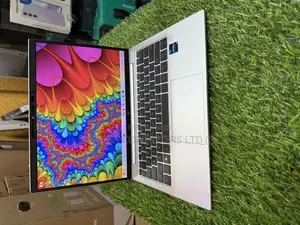 Laptop HP EliteBook 830 G9 16GB Intel Core I7 SSD 512GB