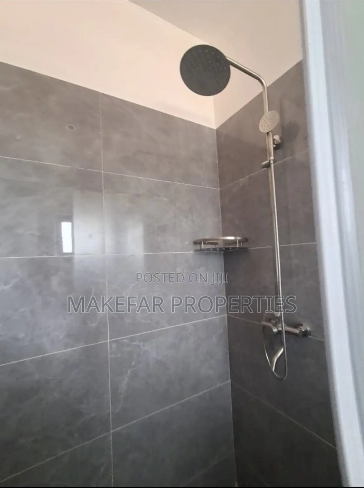 3bdrm House in School Junction for sale