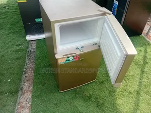 Westpool Coolease Table Top 80l With 2 Shelves Table Top Fridge