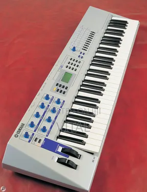 Yamaha Cs2x /Synthesizer