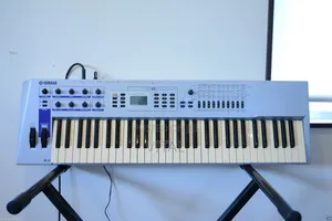 Yamaha Cs2x /Synthesizer