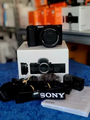 Sony Zv-E10 Mirrorless Camera With 16-50mm F/3.5-5.6 Ii Lens