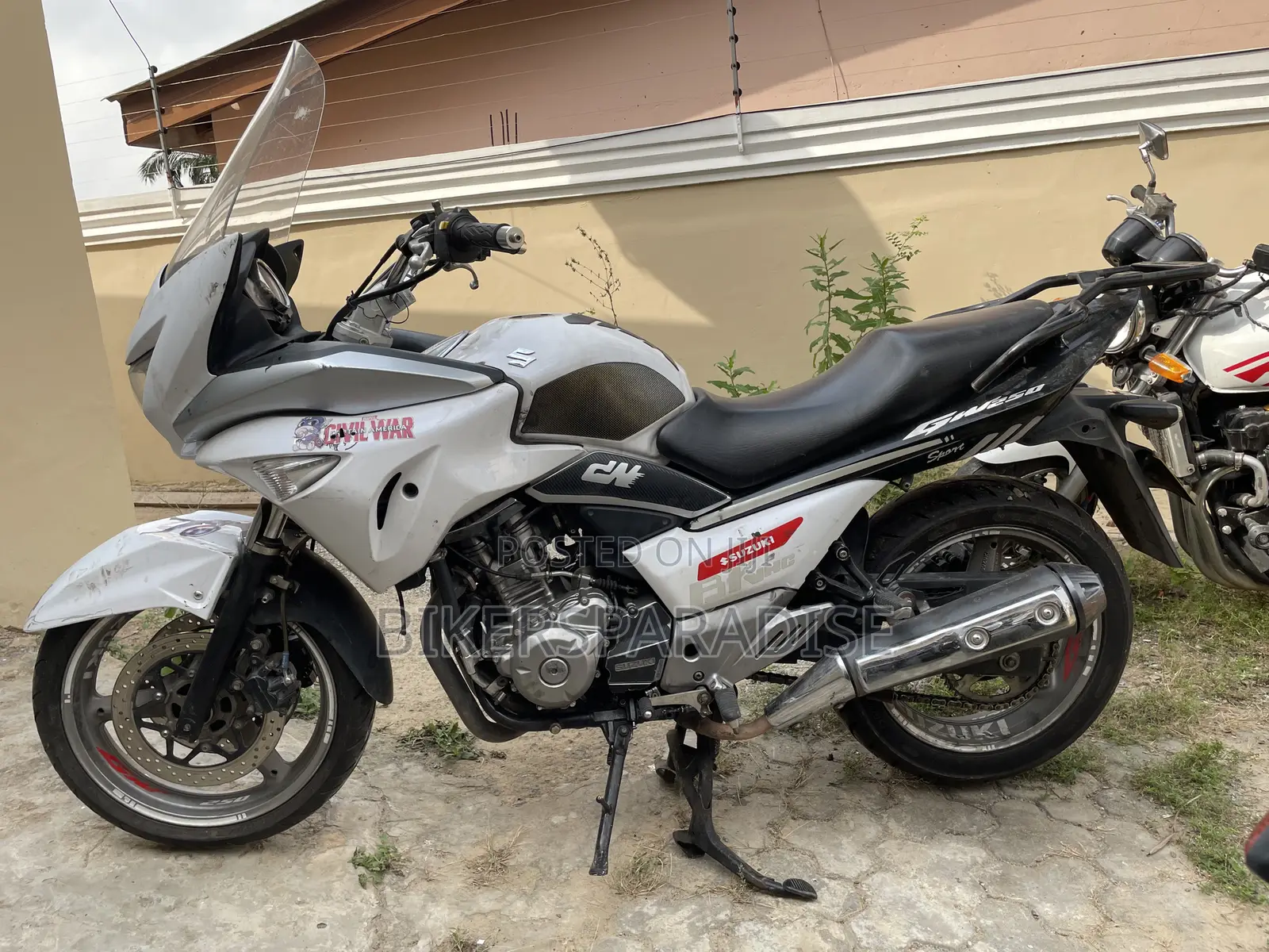 Suzuki 2016 White