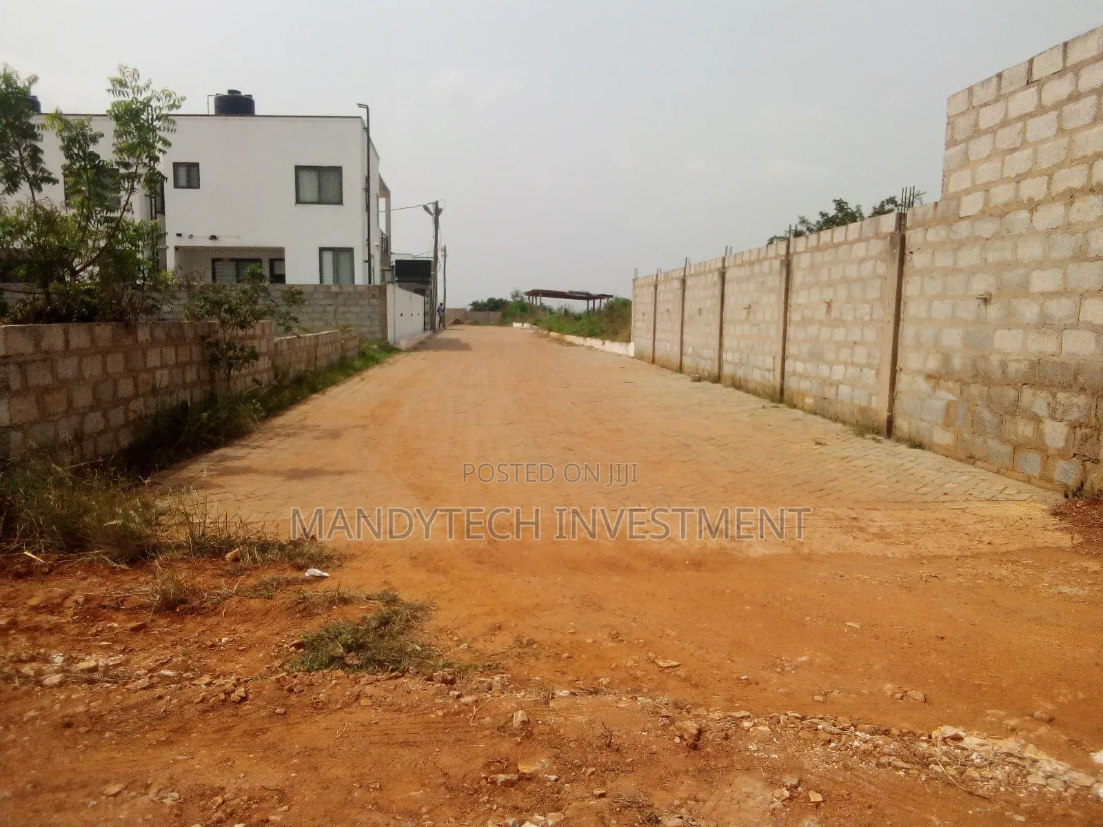 Prime-Luxury Land - Eadt Legon Hills