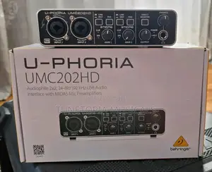 Behringer U-phoria Umc202hd Usb Audio Interface.