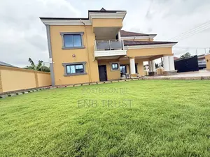 5bdrm Duplex in Lashibi, Baatsona Total for rent