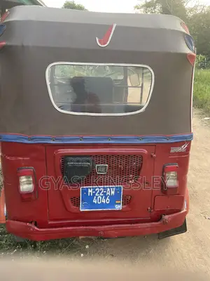 Bajaj RE 2022 Red