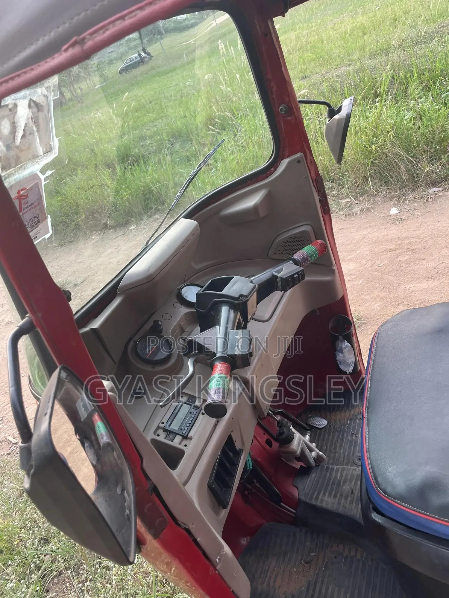Bajaj RE 2022 Red