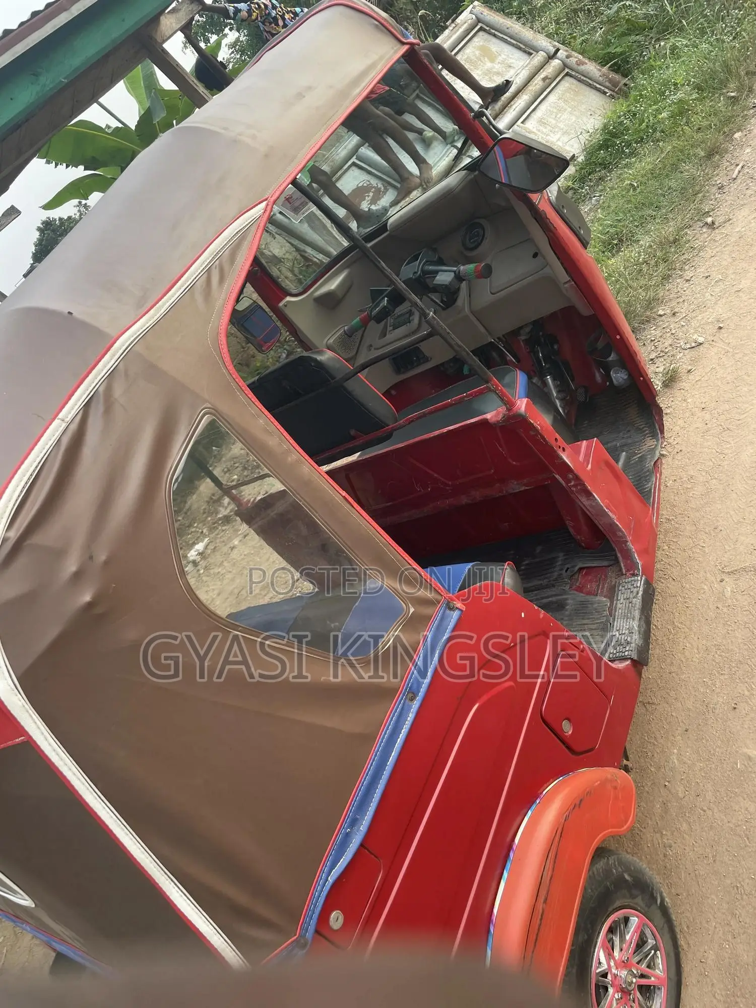 Bajaj RE 2022 Red