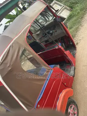 Bajaj RE 2022 Red