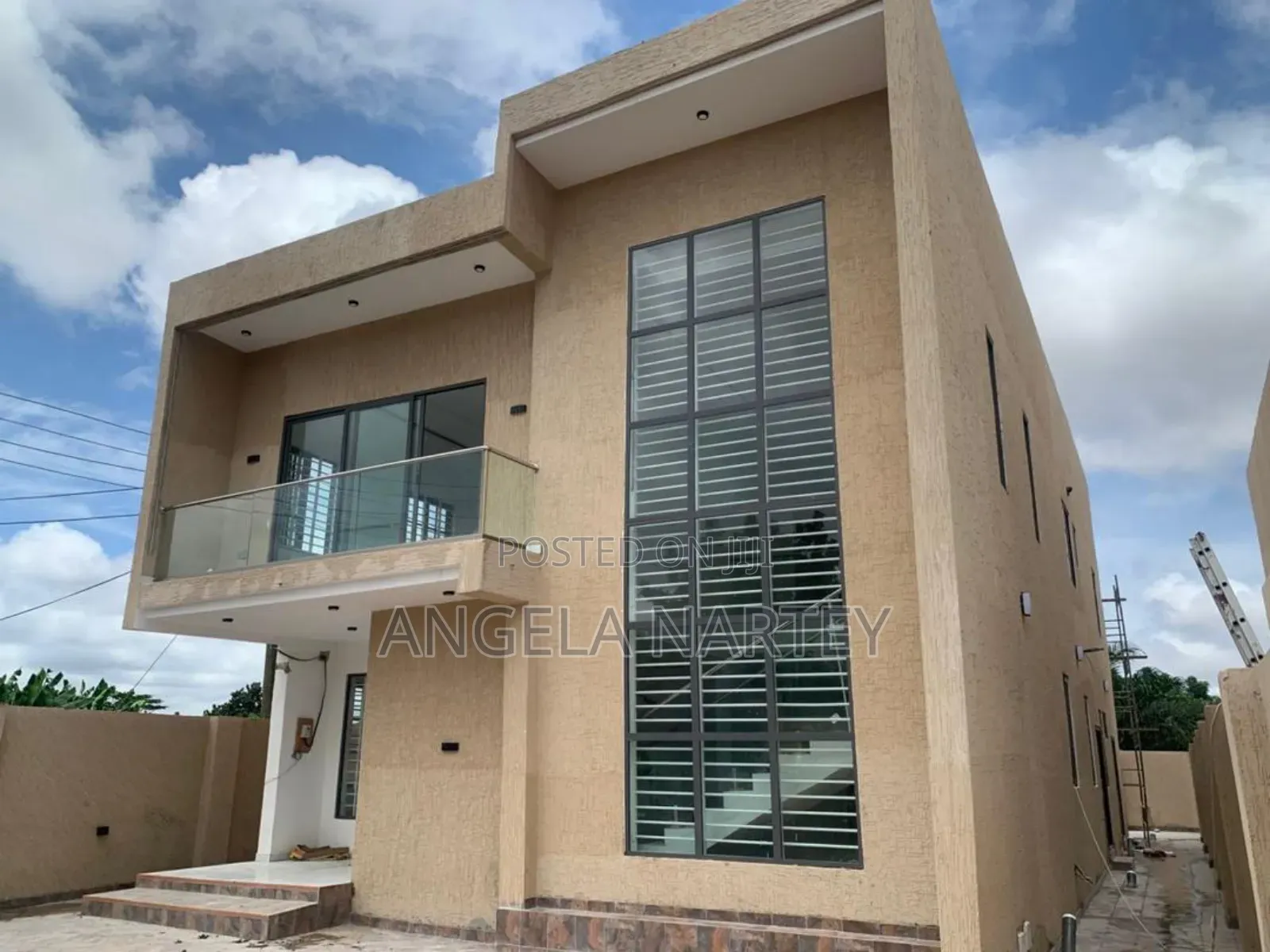 5bdrm House in Ashongman Estates for sale
