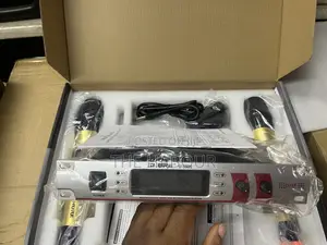 Shure U-3900 2 in 1 Mic Handheld