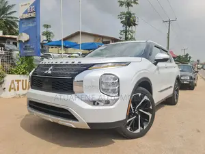 Mitsubishi Outlander SE 2022 White