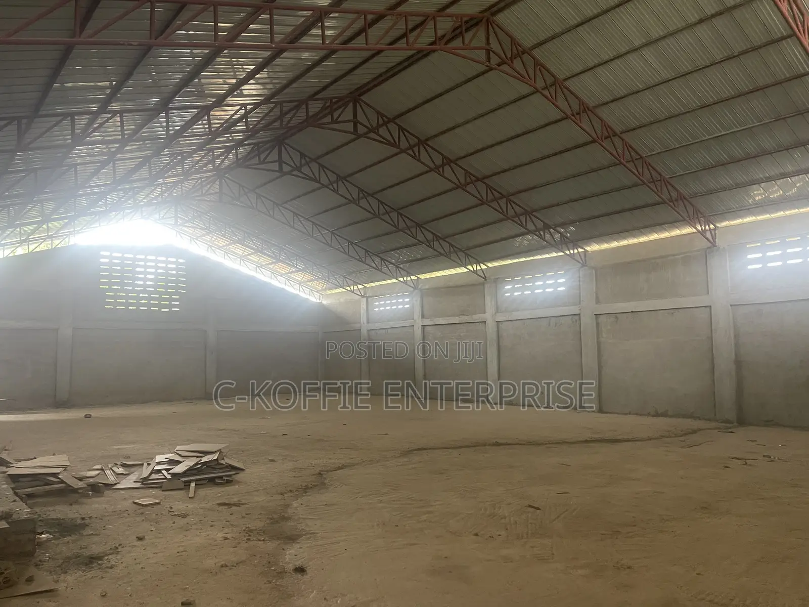 820 SQM Warehouse at Amasaman for Rent