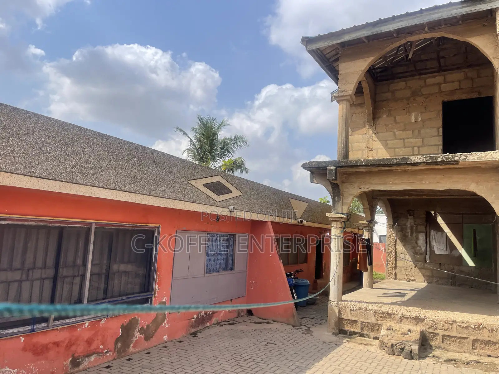 Old Structure on 1 and Half Plot at Achimota for Rent
