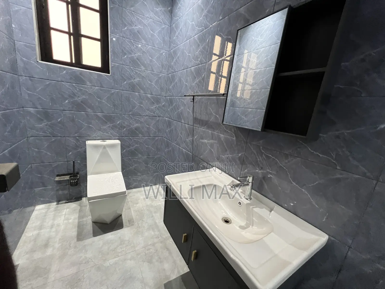 4bdrm Duplex in Amrahia for sale