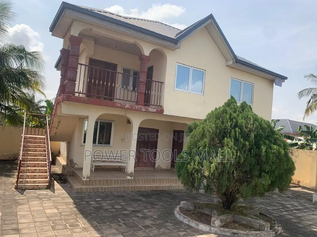 7bdrm House in Kasoa for sale