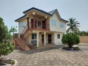 7bdrm House in Kasoa for sale