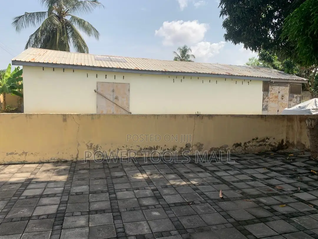 7bdrm House in Kasoa for sale