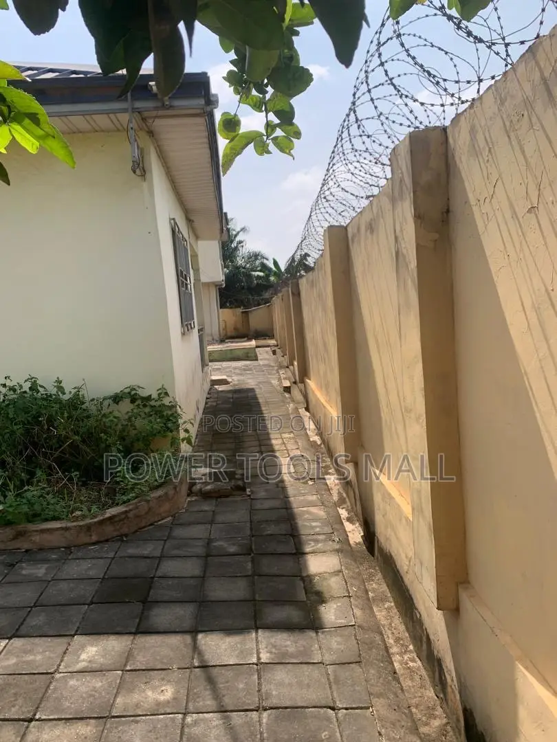 7bdrm House in Kasoa for sale