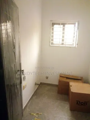 3bdrm House in Lake Side Estate for sale
