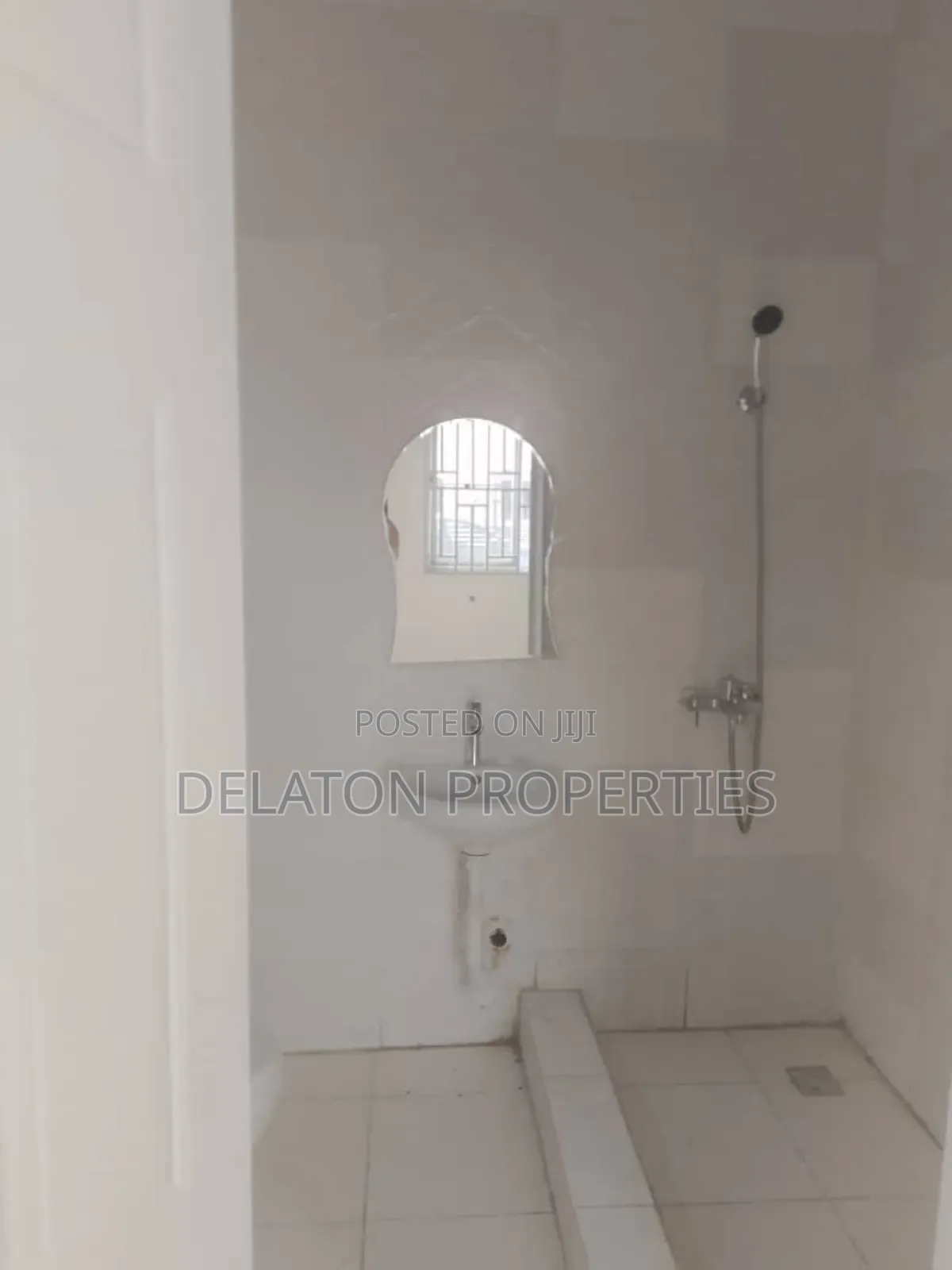 3bdrm House in Adom, Tema Metropolitan for rent