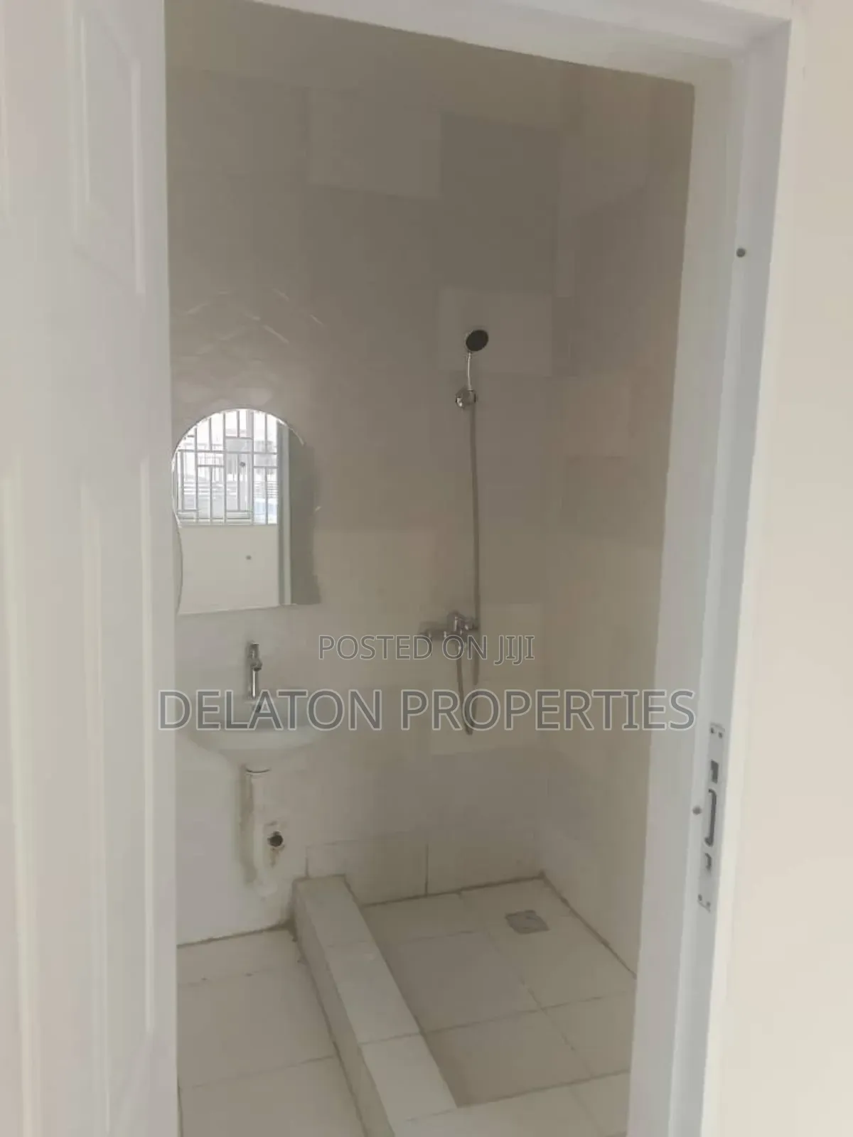 3bdrm House in Adom, Tema Metropolitan for rent